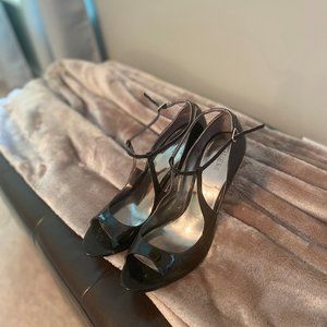 GUESS patent-leather size 10 heels